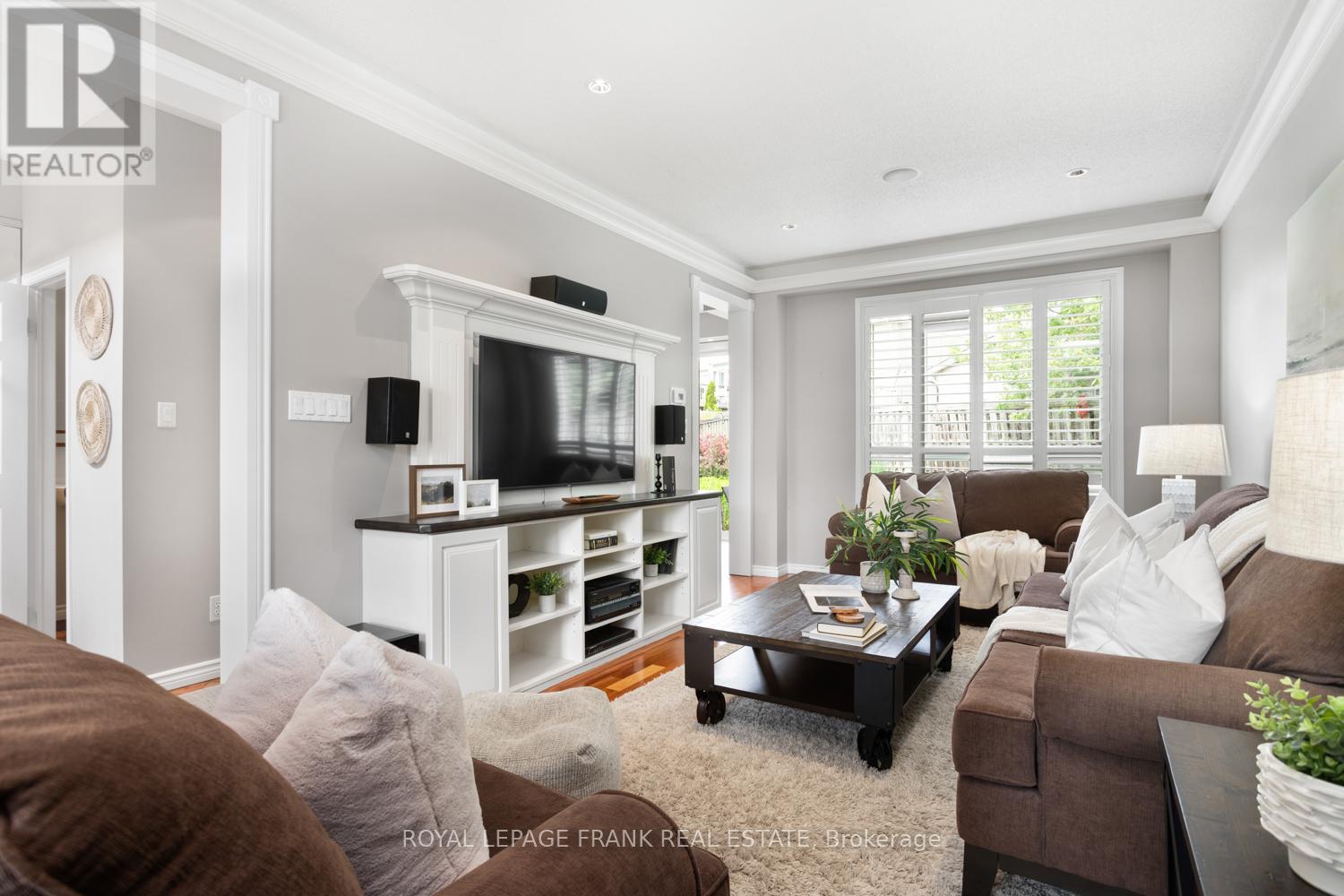 












1089 TIMBERLAND CRESCENT

,
Oshawa (Pinecrest),




Ontario
L1K2L9

