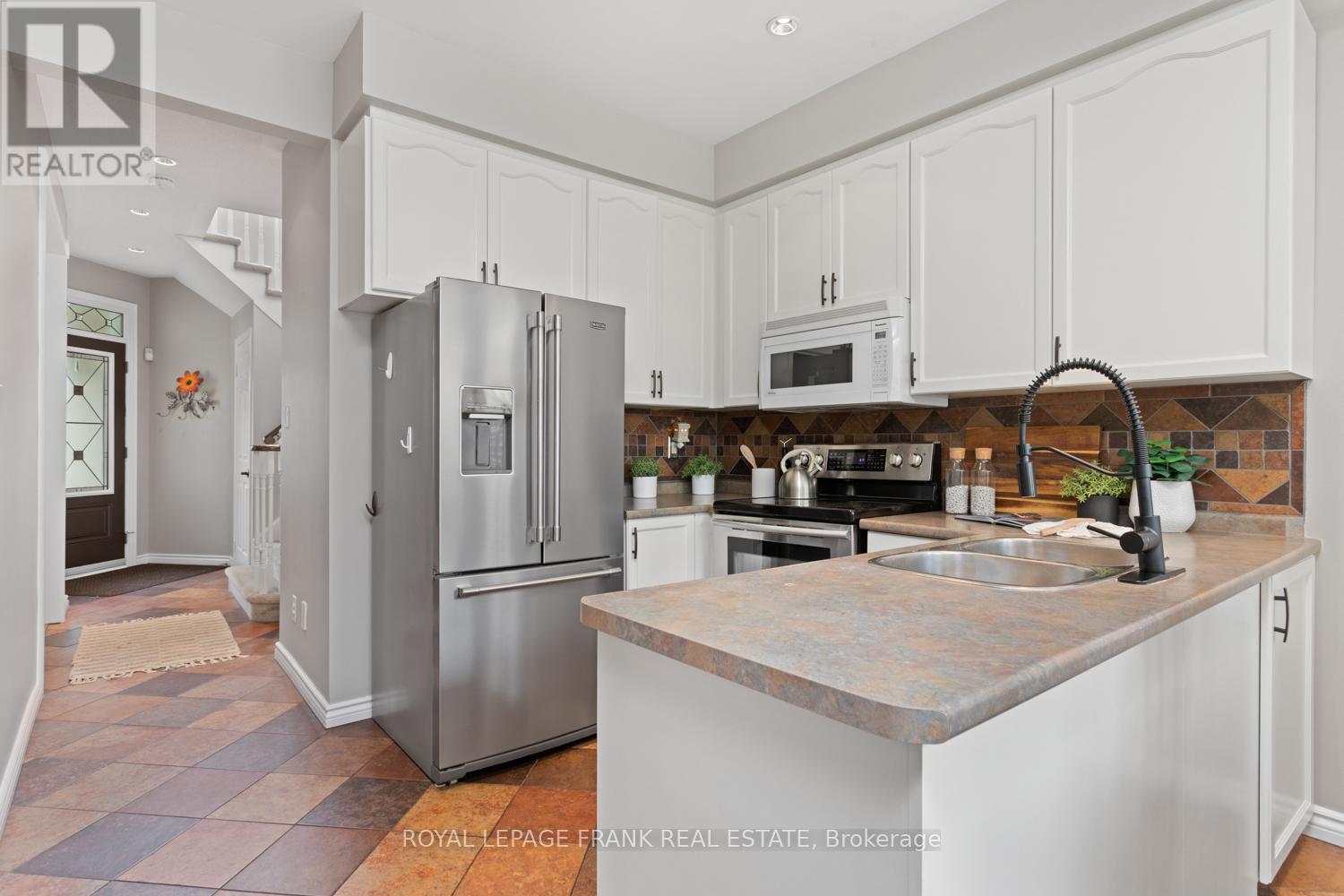 












1089 TIMBERLAND CRESCENT

,
Oshawa (Pinecrest),




Ontario
L1K2L9

