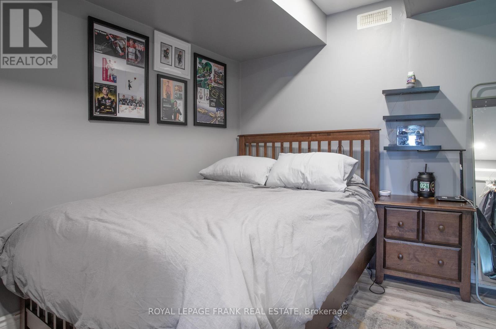 












1681 QUAIL RUN DRIVE

,
Oshawa (Taunton),




Ontario
L1K0M1

