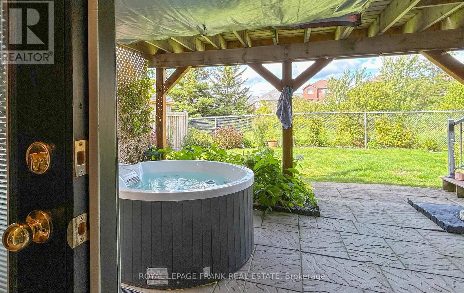 












1681 QUAIL RUN DRIVE

,
Oshawa (Taunton),




Ontario
L1K0M1

