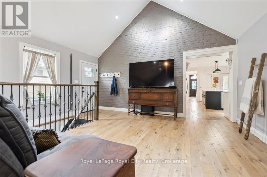 












42 BIELBY STREET

,
East Luther Grand Valley (Grand Valley),




Ontario
L9W5N3

