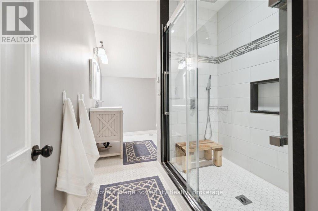 












42 BIELBY STREET

,
East Luther Grand Valley (Grand Valley),




Ontario
L9W5N3

