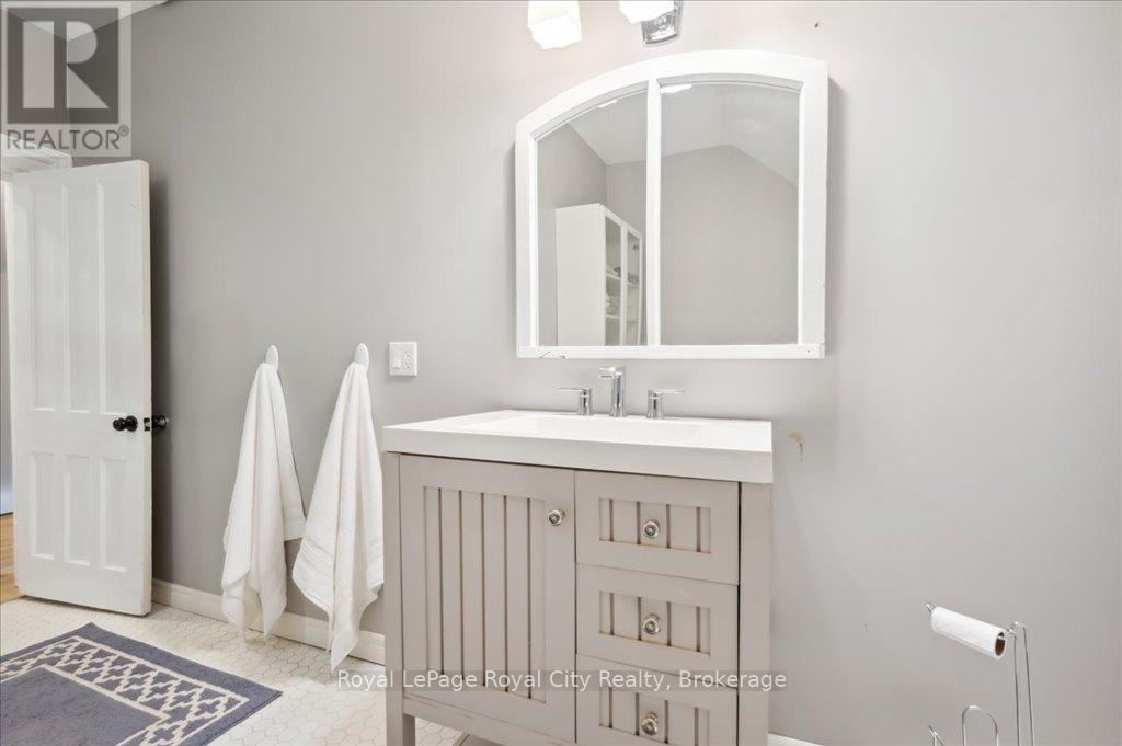 












42 BIELBY STREET

,
East Luther Grand Valley (Grand Valley),




Ontario
L9W5N3

