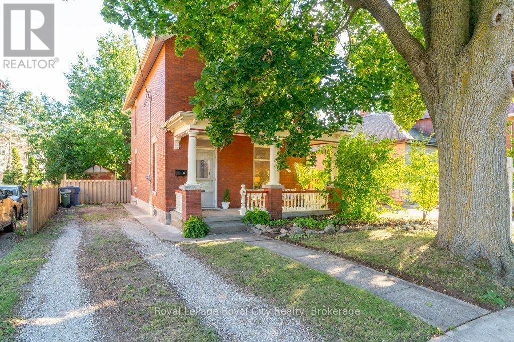 












45 TORONTO STREET

,
Guelph (St. Patrick's Ward),




Ontario
N1E3E3

