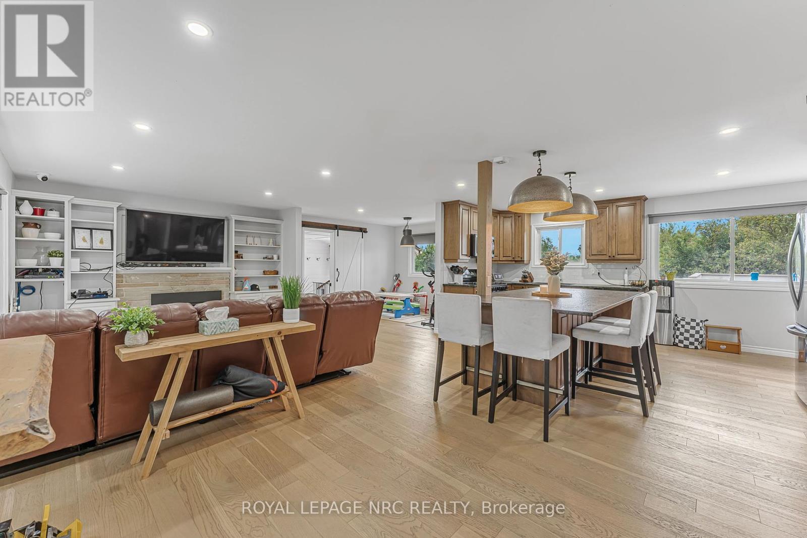 












87 PORT MAITLAND ROAD

,
Haldimand (Dunnville),




Ontario
N1A2W6


