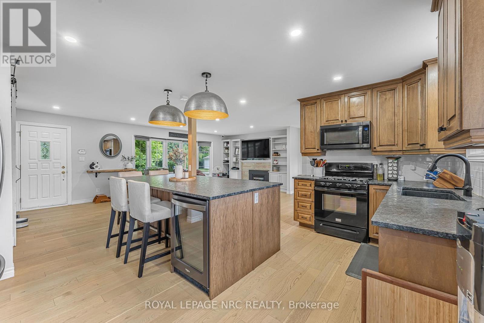 












87 PORT MAITLAND ROAD

,
Haldimand (Dunnville),




Ontario
N1A2W6


