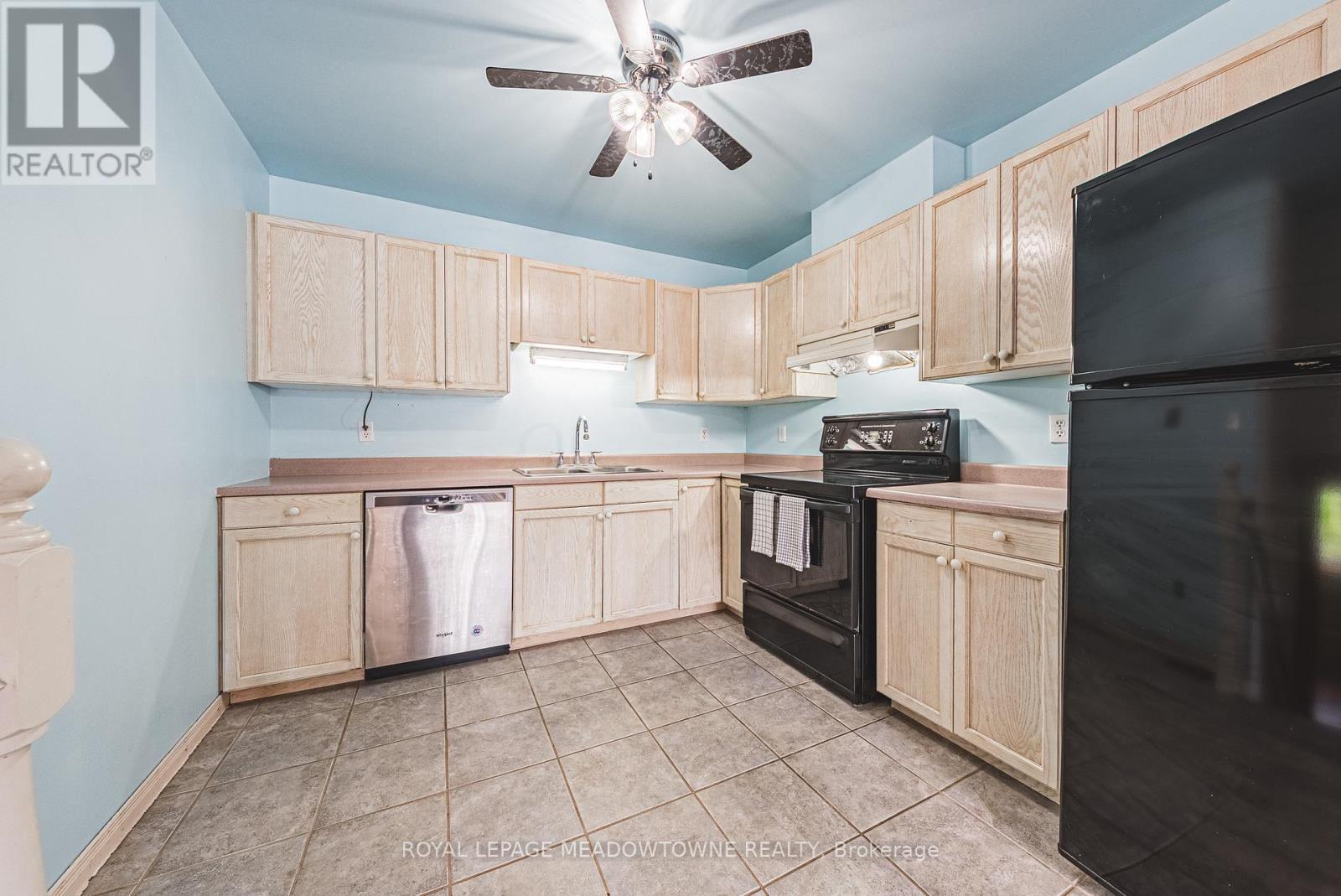 












116 DYER COURT

,
Cambridge,




Ontario
N3C4B9

