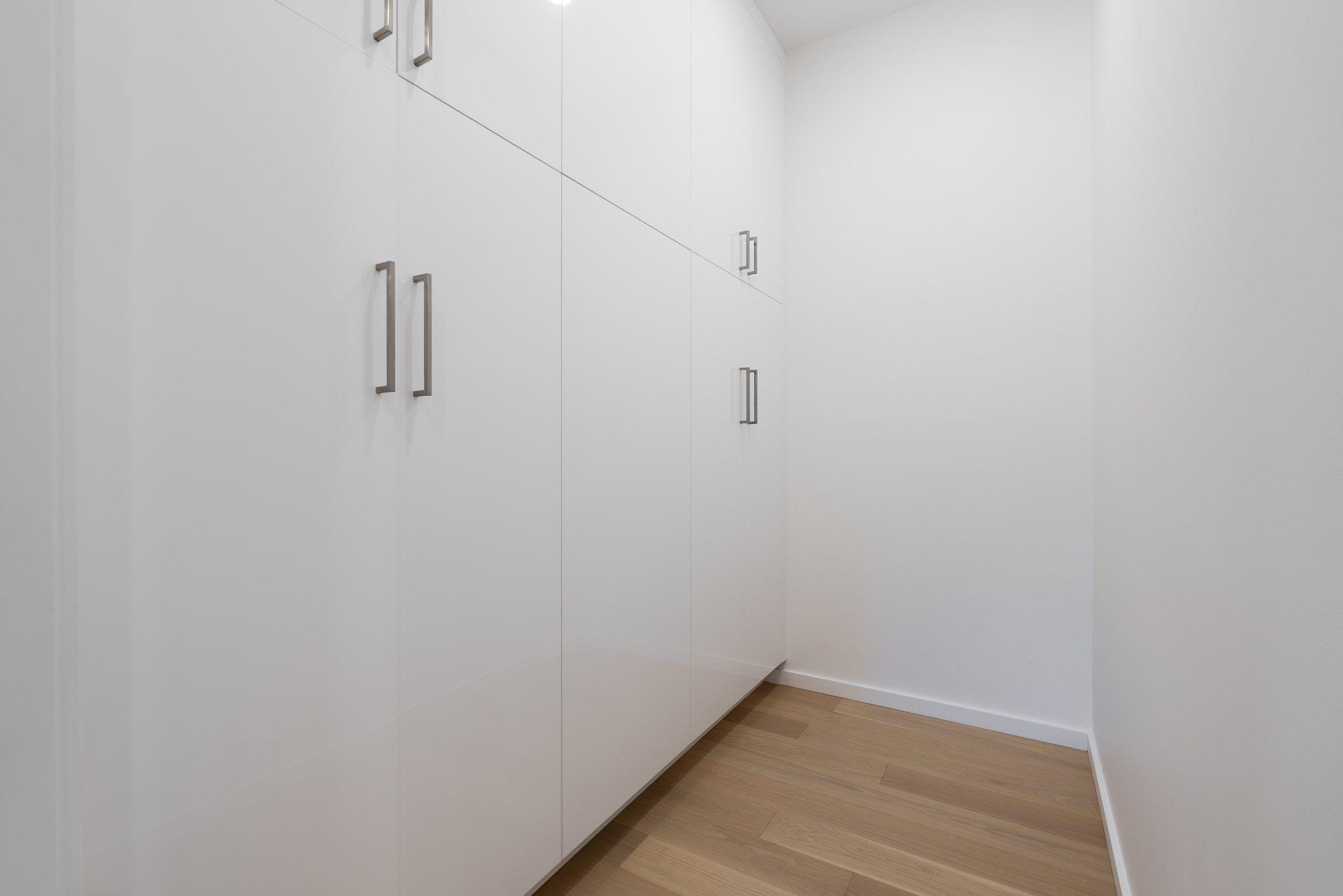 









705


Rue Westchester

,
Baie-d'Urfé,




QC
H9X2R9

