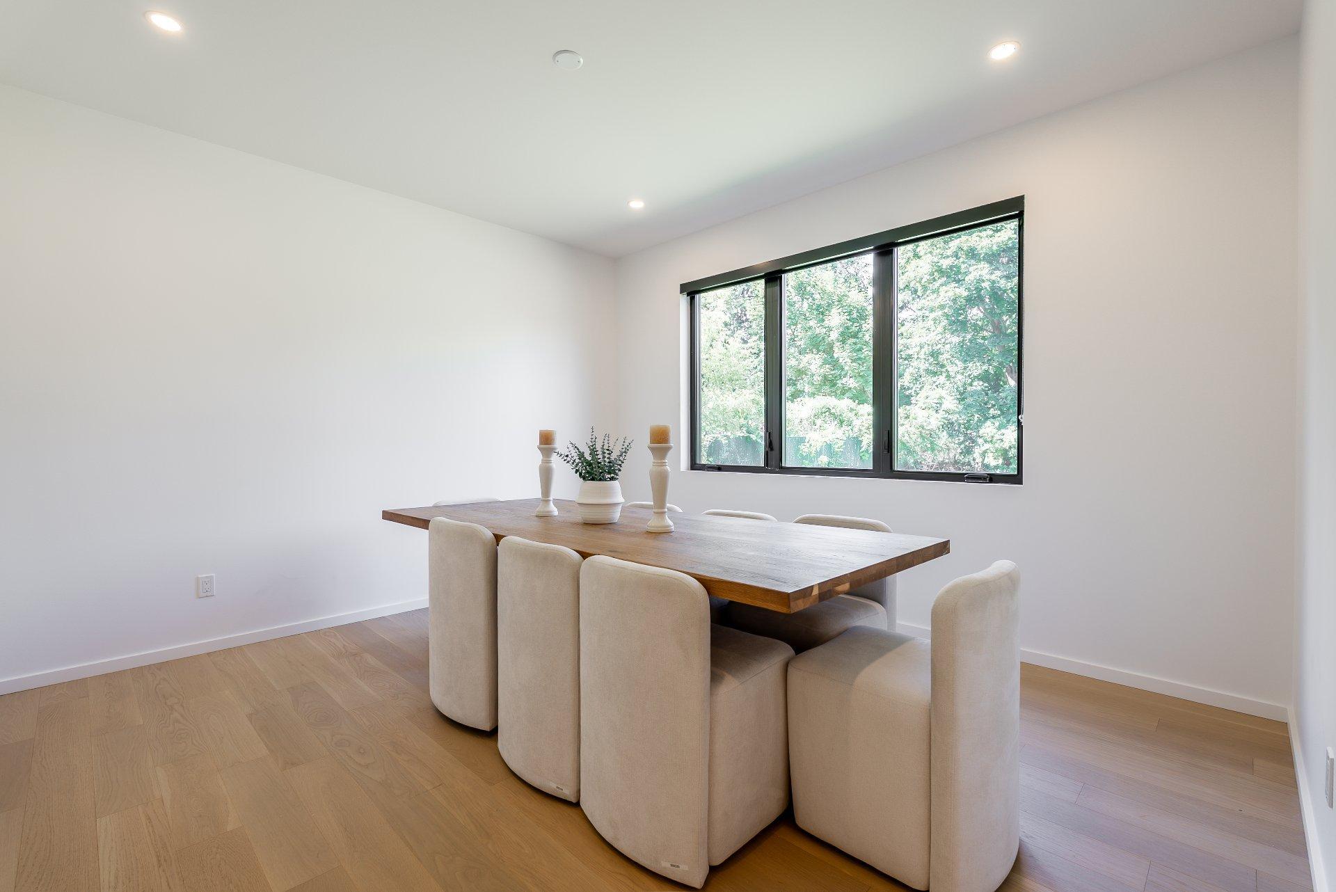 









705


Rue Westchester

,
Baie-d'Urfé,




QC
H9X2R9

