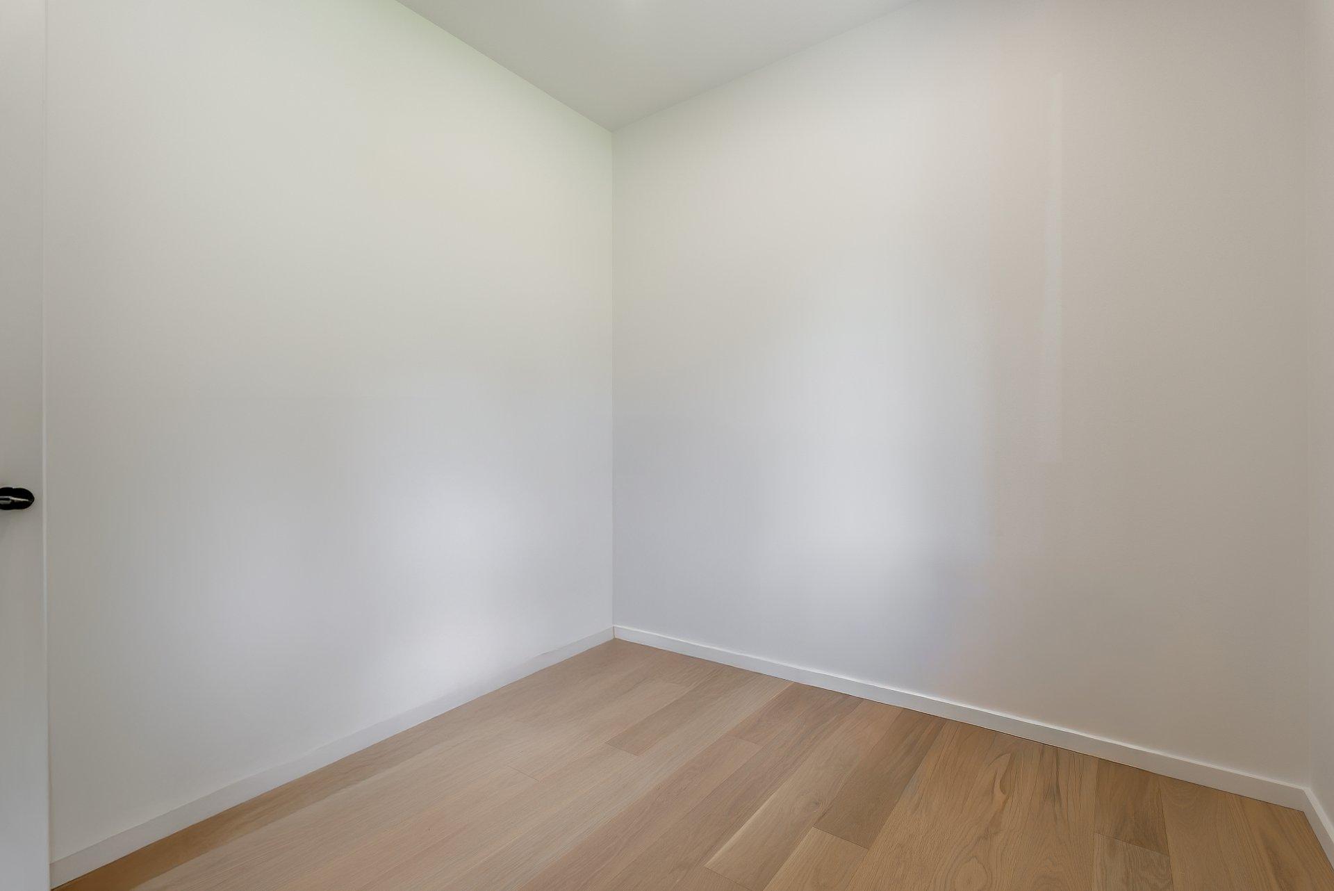 









705


Rue Westchester

,
Baie-d'Urfé,




QC
H9X2R9

