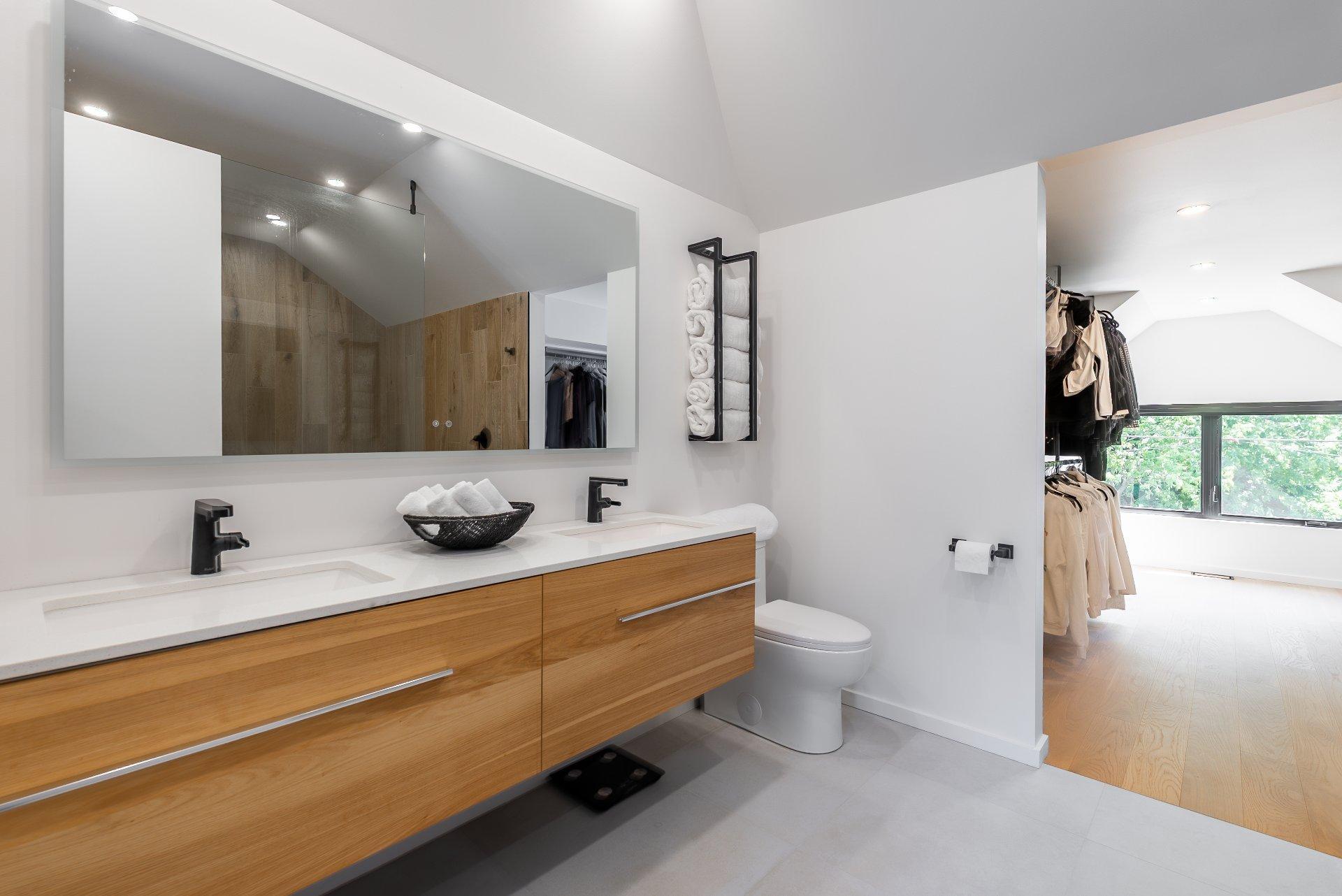 









705


Rue Westchester

,
Baie-d'Urfé,




QC
H9X2R9

