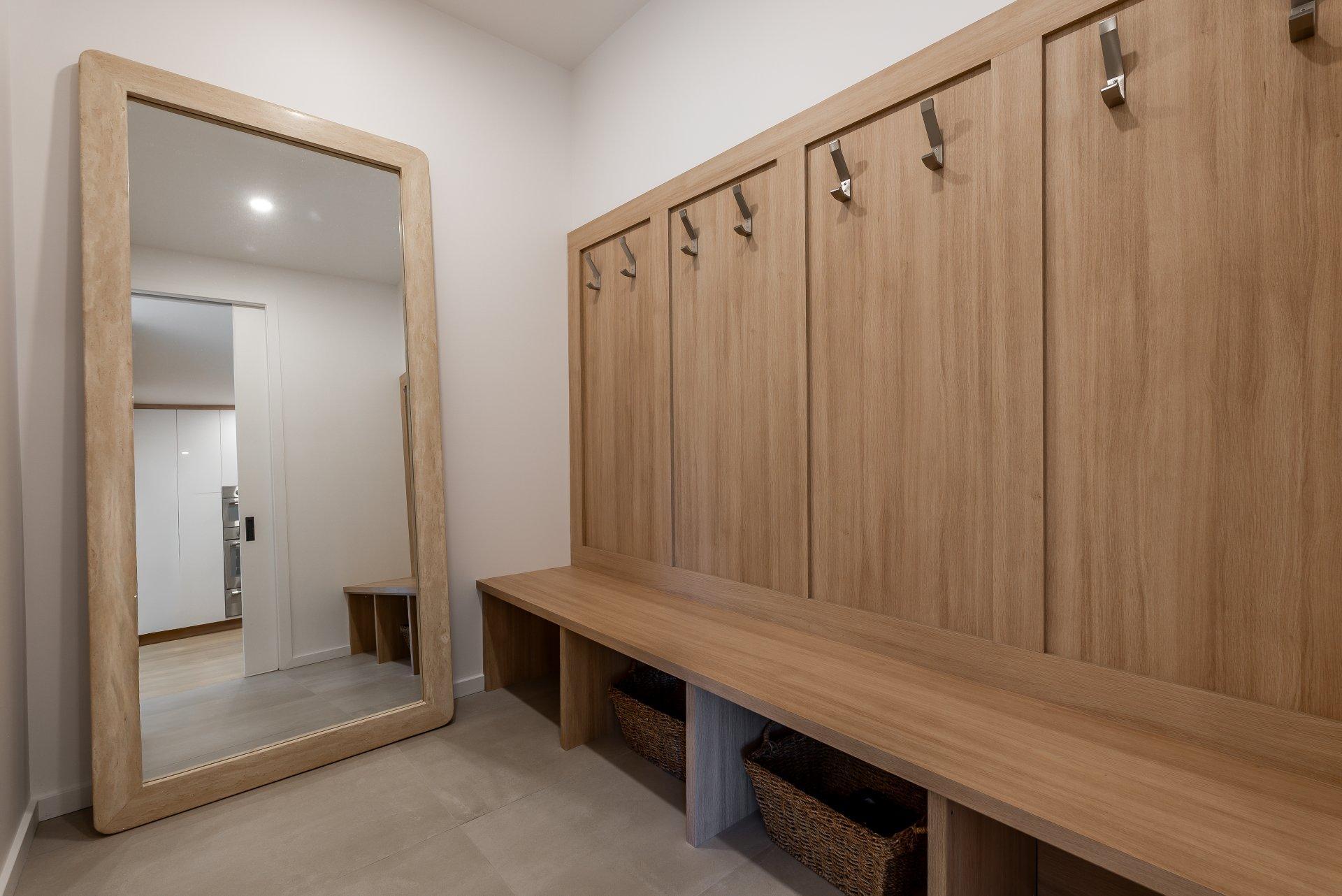 









705


Rue Westchester

,
Baie-d'Urfé,




QC
H9X2R9

