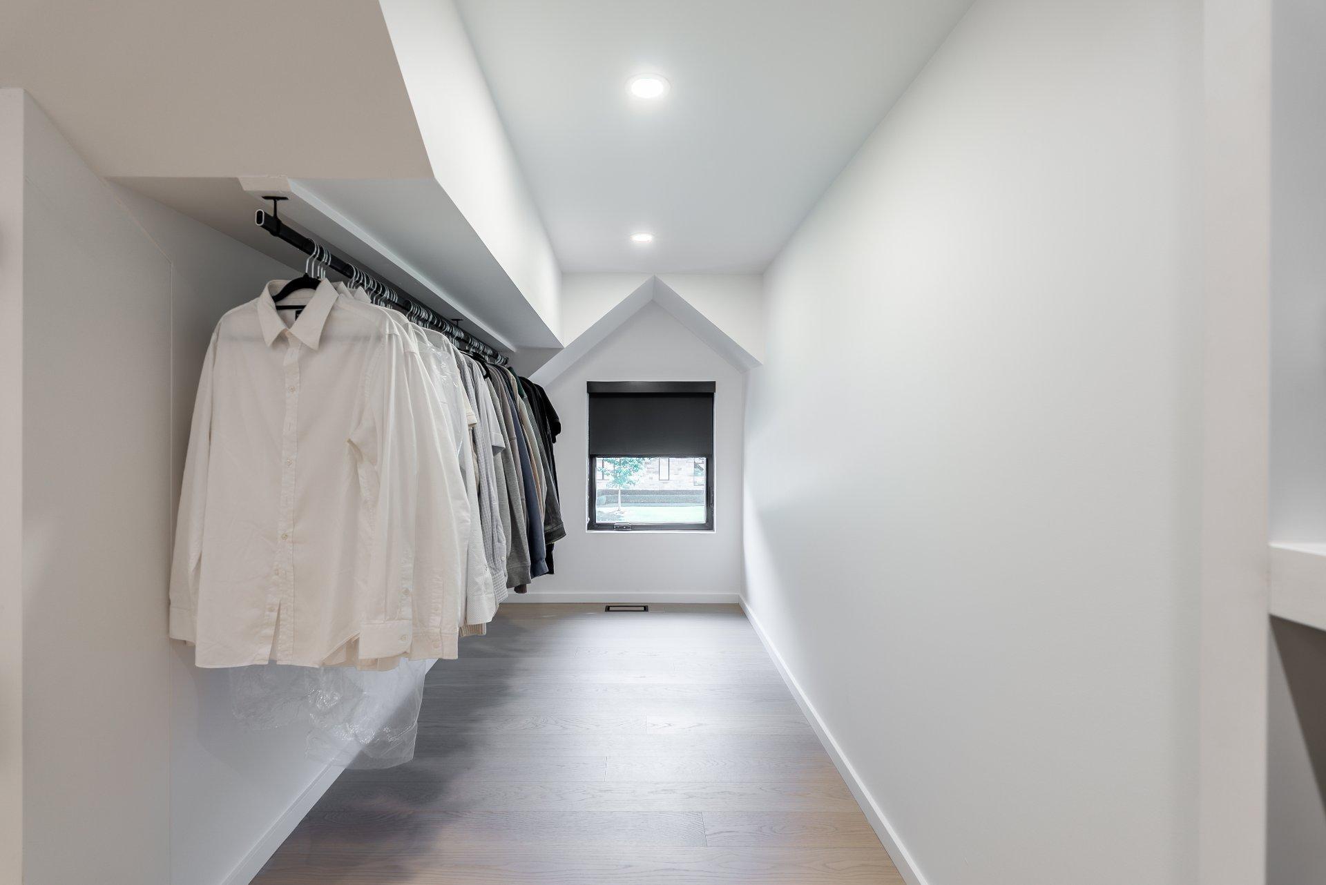 









705


Rue Westchester

,
Baie-d'Urfé,




QC
H9X2R9

