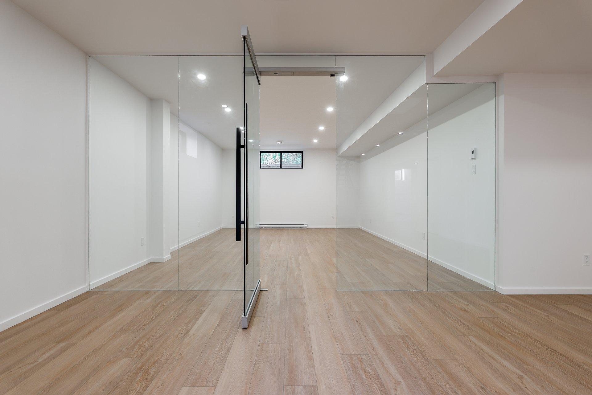 









705


Rue Westchester

,
Baie-d'Urfé,




QC
H9X2R9

