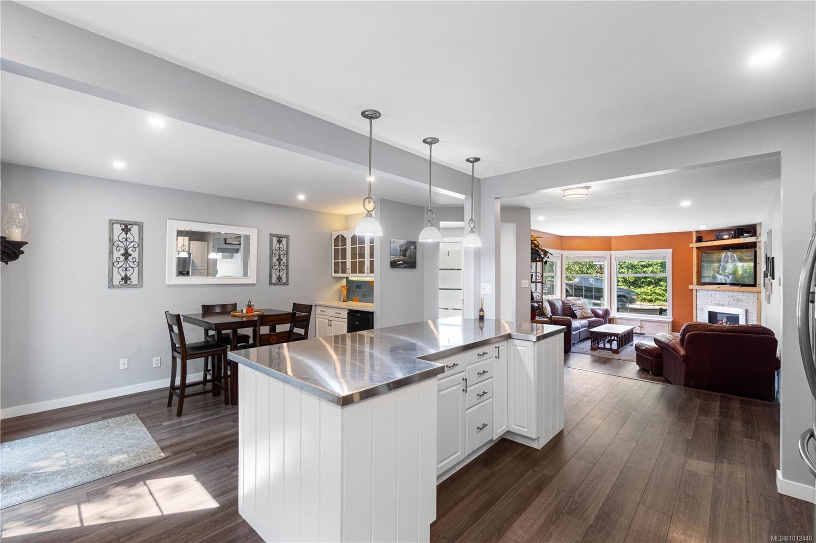 









5804


Tweedsmuir

Cres,
Nanaimo,




BC
V9T 5Y6

