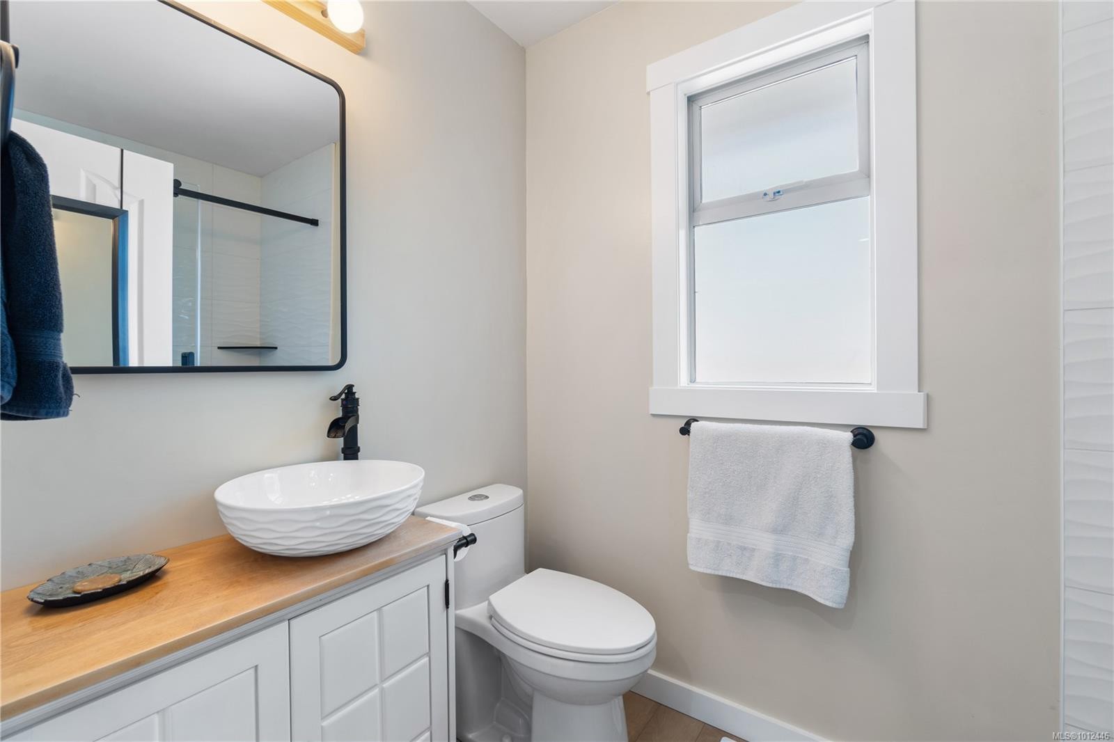 









5804


Tweedsmuir

Cres,
Nanaimo,




BC
V9T 5Y6

