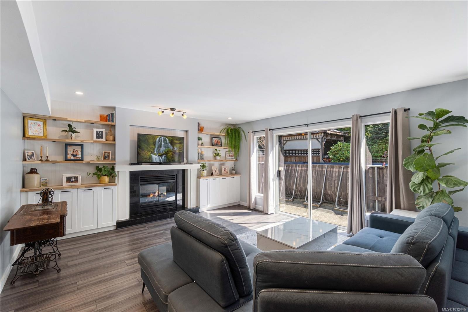 









5804


Tweedsmuir

Cres,
Nanaimo,




BC
V9T 5Y6


