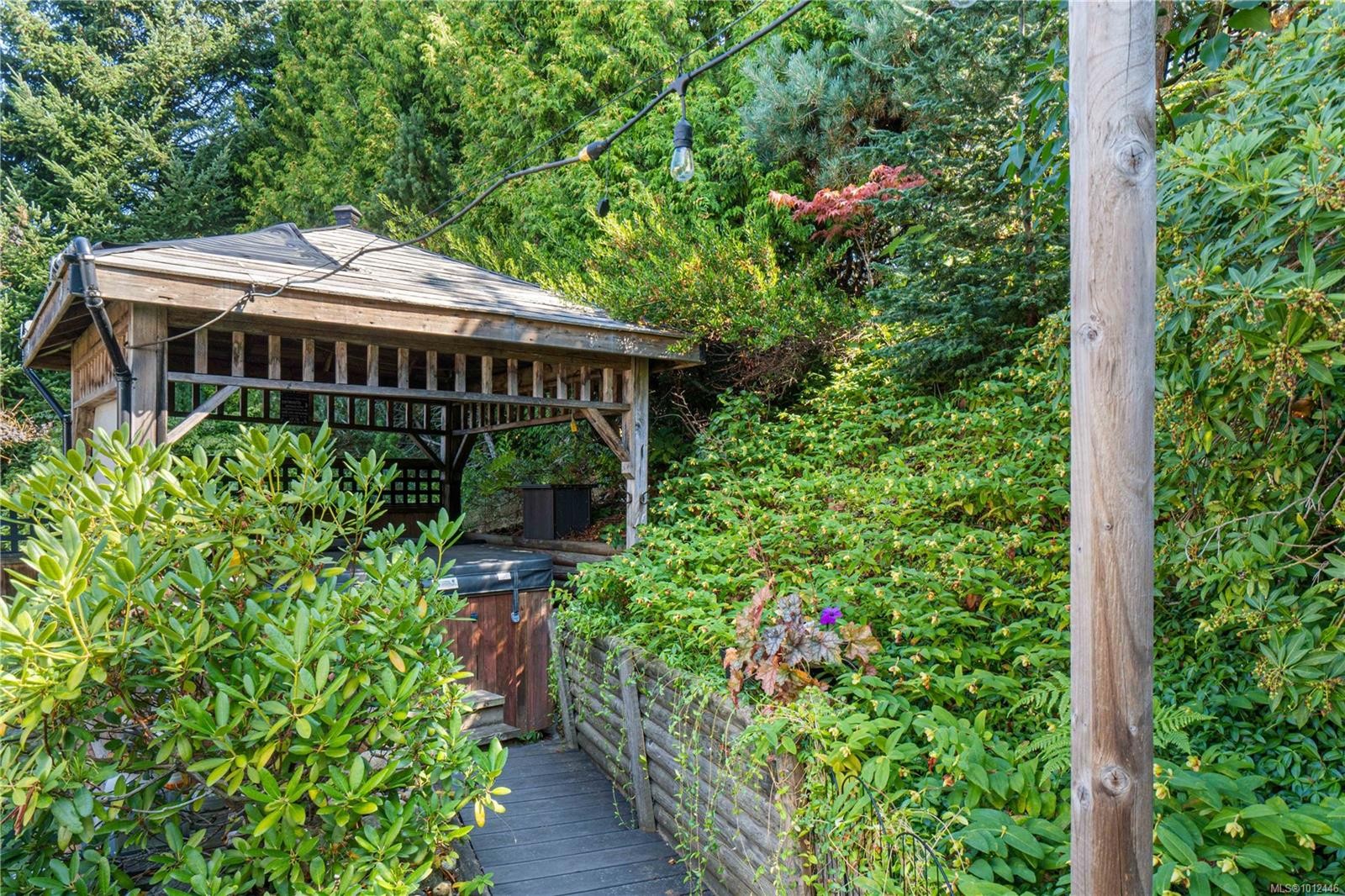 









5804


Tweedsmuir

Cres,
Nanaimo,




BC
V9T 5Y6

