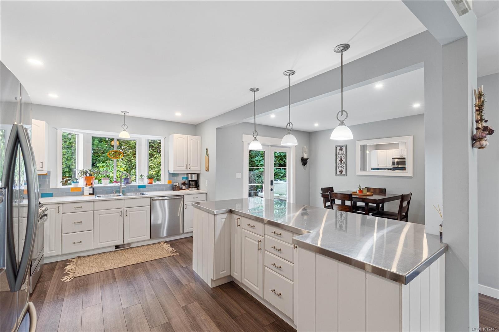 









5804


Tweedsmuir

Cres,
Nanaimo,




BC
V9T 5Y6

