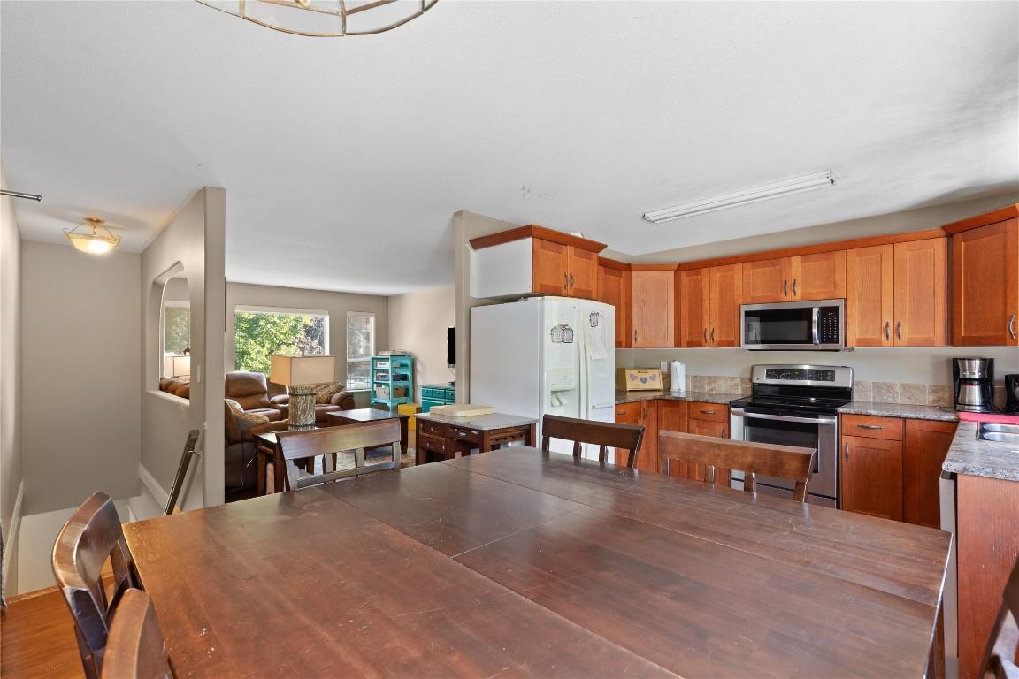









5773


Tern

Place,
Vernon,




BC
V1H 1R2

