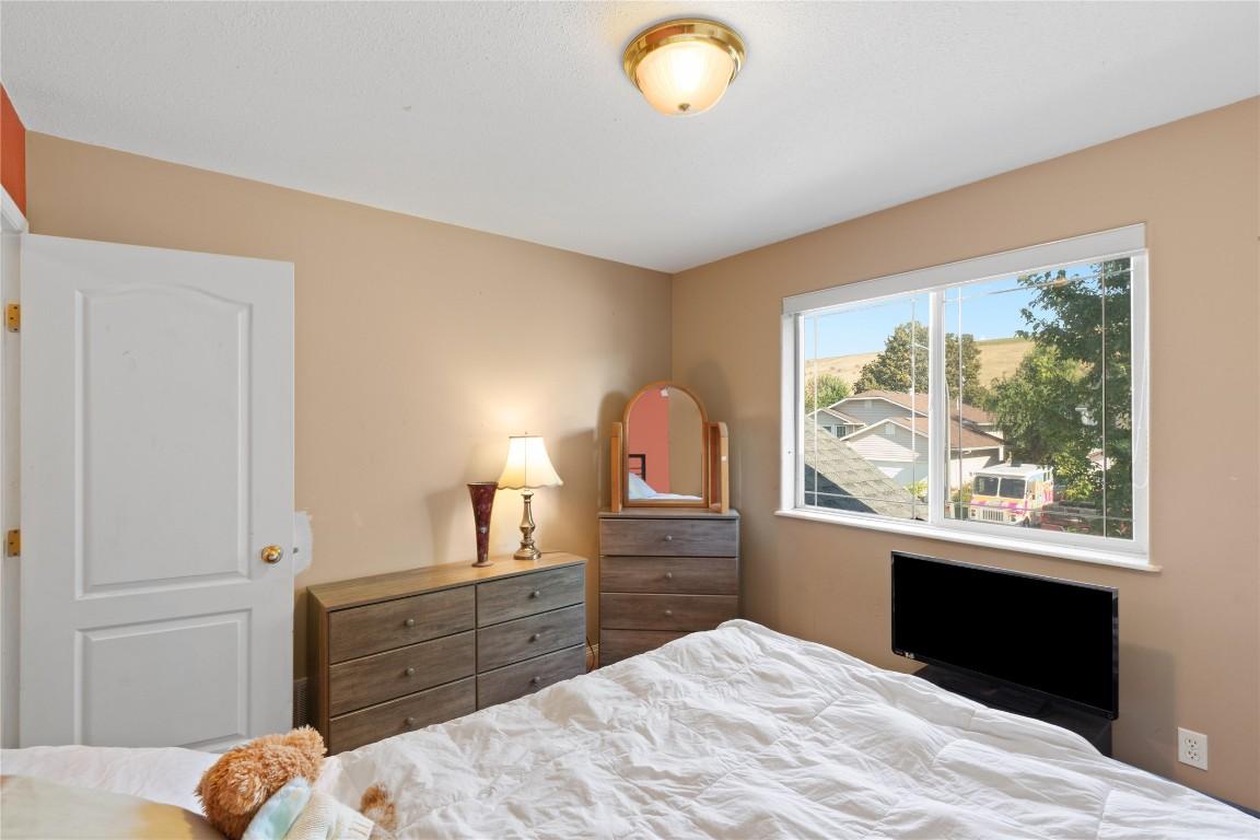 









5773


Tern

Place,
Vernon,




BC
V1H 1R2

