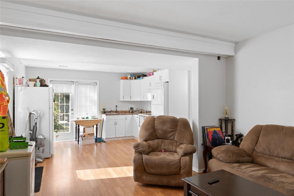 









5773


Tern

Place,
Vernon,




BC
V1H 1R2

