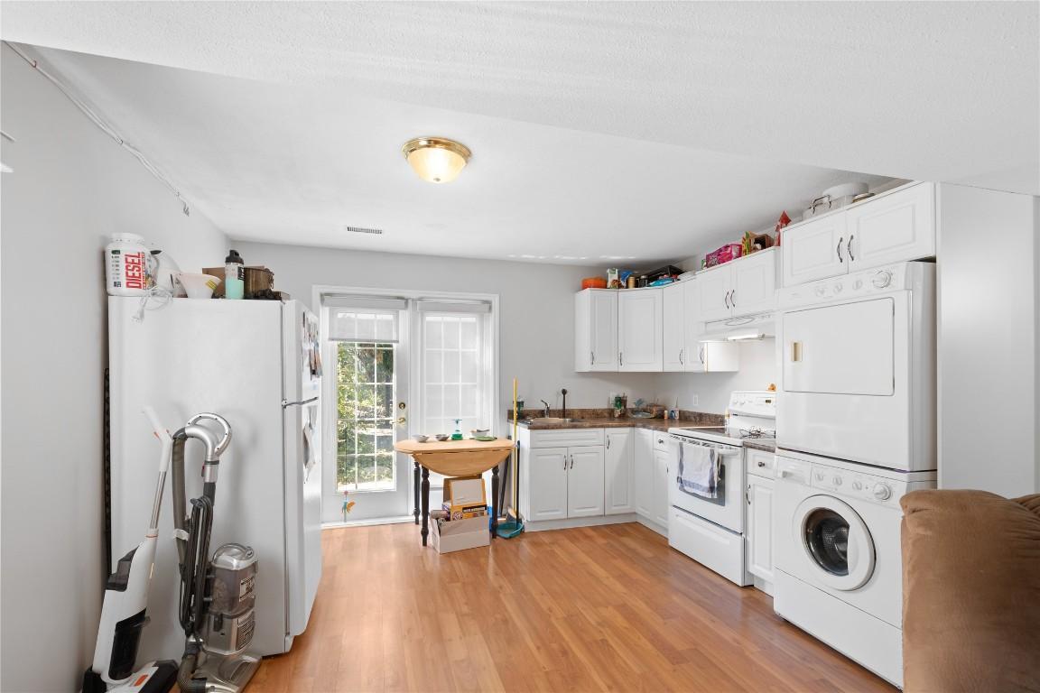 









5773


Tern

Place,
Vernon,




BC
V1H 1R2

