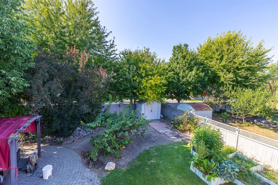 









5773


Tern

Place,
Vernon,




BC
V1H 1R2


