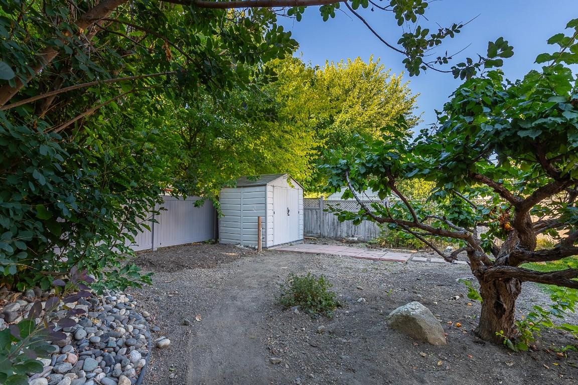 









5773


Tern

Place,
Vernon,




BC
V1H 1R2

