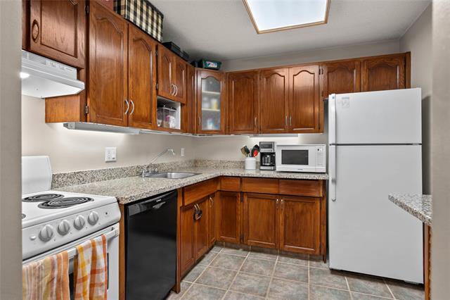 









3


Burland

AVE, 304,
Winnipeg,




MB
R2N 2E4

