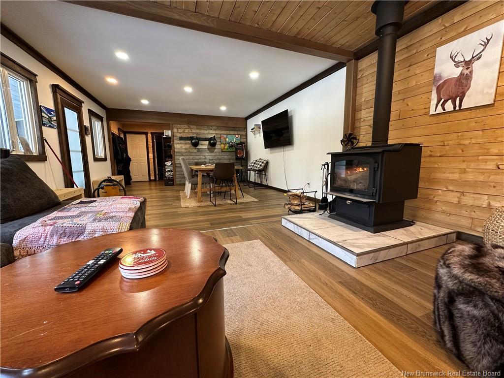 









11


Austin Brook

,
Nepisiguit Falls,




NB
E2A 6W8

