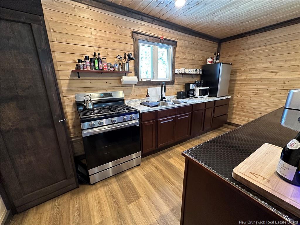 









11


Austin Brook

,
Nepisiguit Falls,




NB
E2A 6W8

