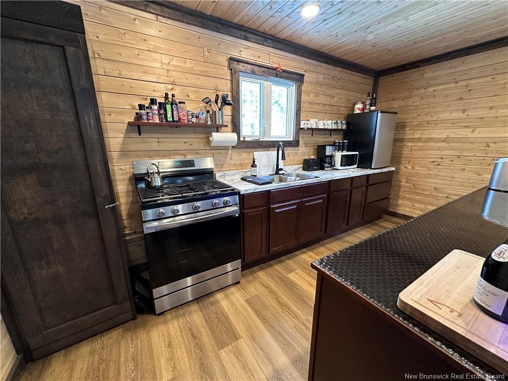 









11


Austin Brook

,
Nepisiguit Falls,




NB
E2A 6W8

