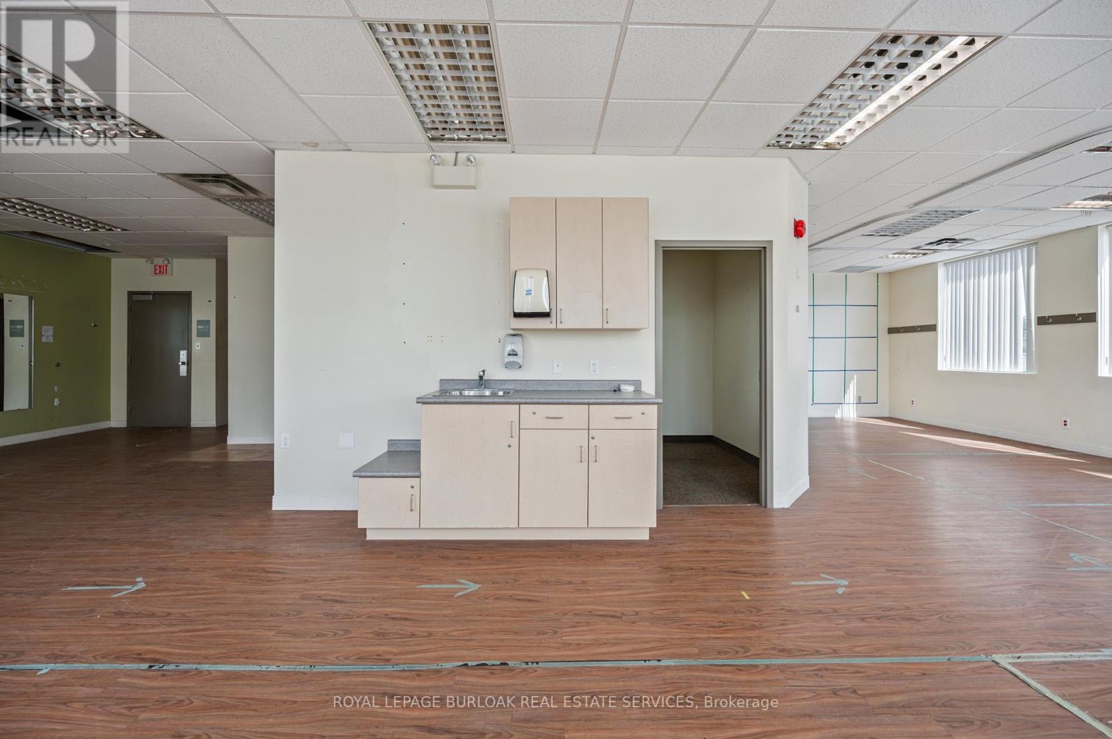 












200 - 751 VICTORIA STREET S

,
Kitchener,




Ontario
N2M5N4

