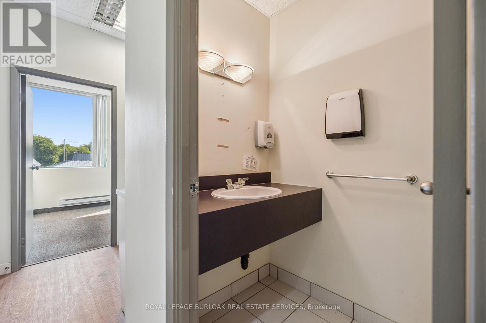












200 - 751 VICTORIA STREET S

,
Kitchener,




Ontario
N2M5N4

