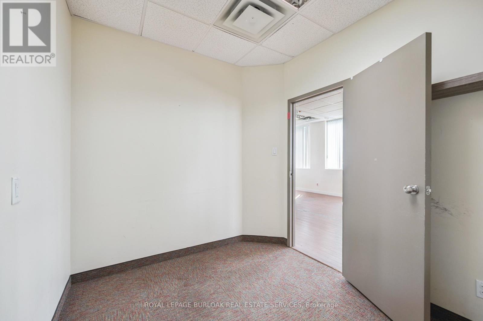 












200 - 751 VICTORIA STREET S

,
Kitchener,




Ontario
N2M5N4

