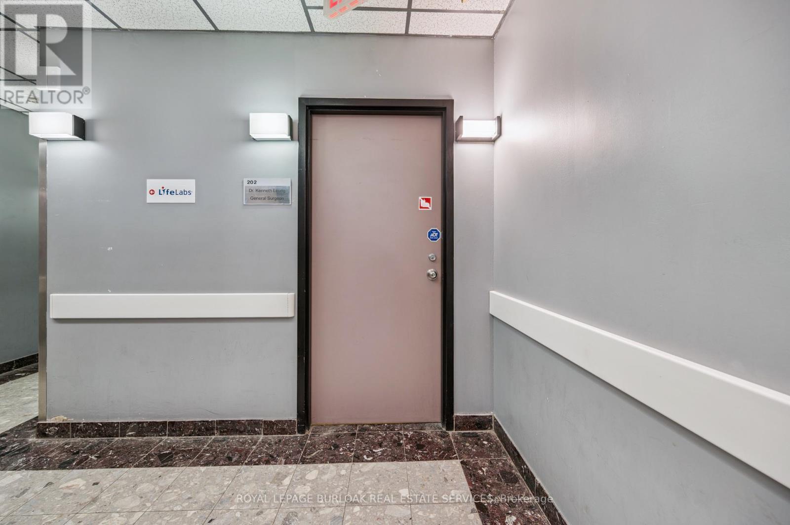 












200 - 751 VICTORIA STREET S

,
Kitchener,




Ontario
N2M5N4

