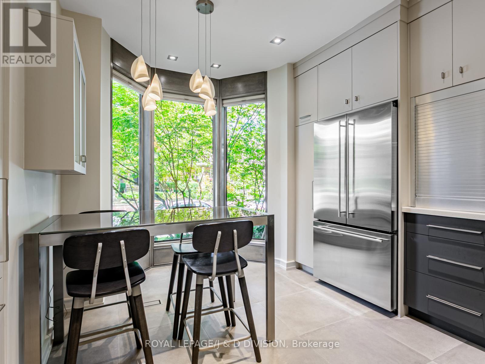 












55 CHICORA AVENUE

,
Toronto,




Ontario
M5R1T7


