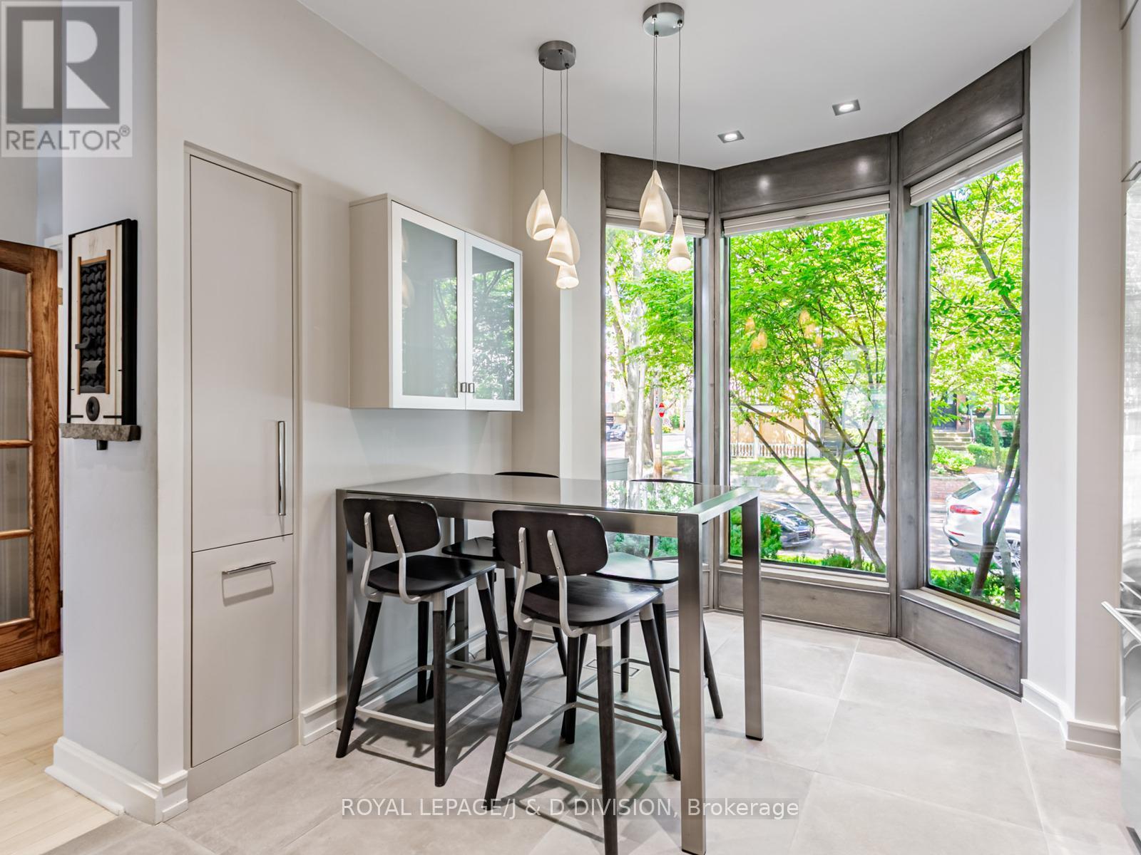 












55 CHICORA AVENUE

,
Toronto,




Ontario
M5R1T7

