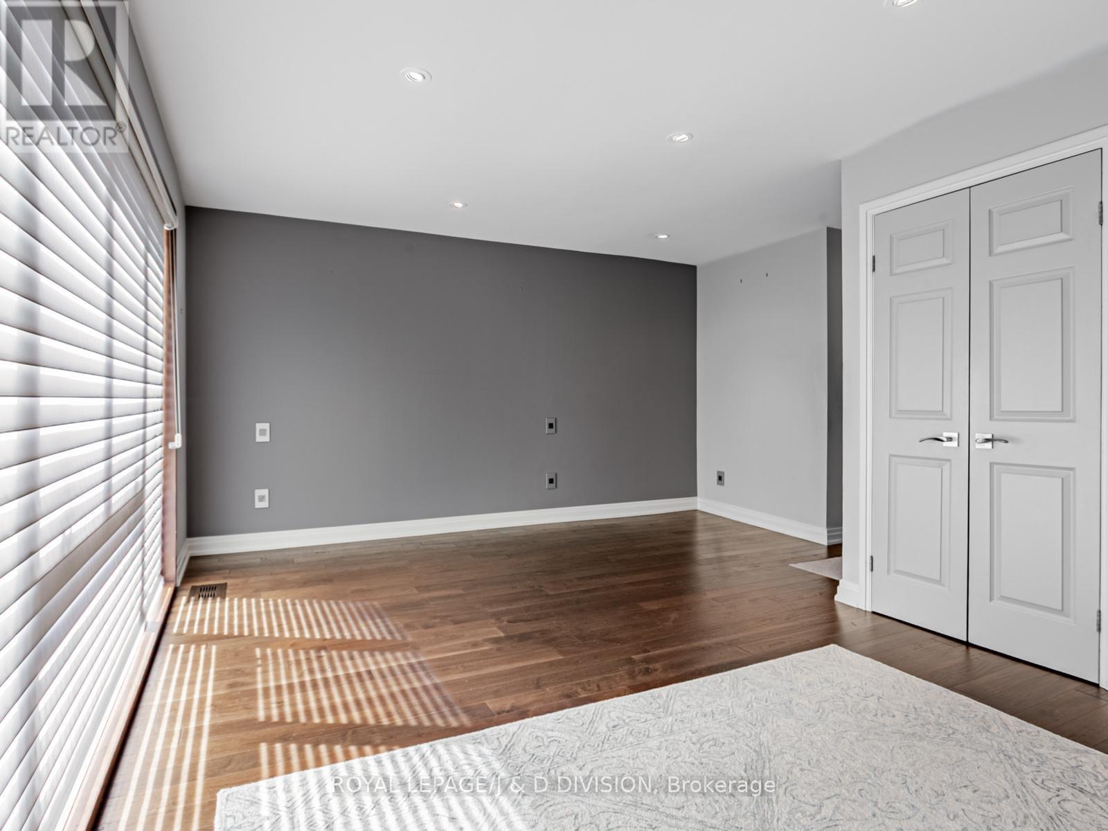 












55 CHICORA AVENUE

,
Toronto,




Ontario
M5R1T7

