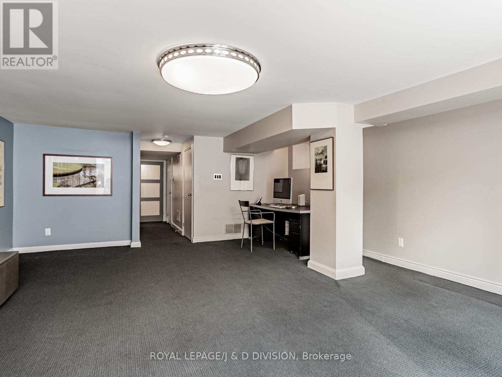 












55 CHICORA AVENUE

,
Toronto,




Ontario
M5R1T7

