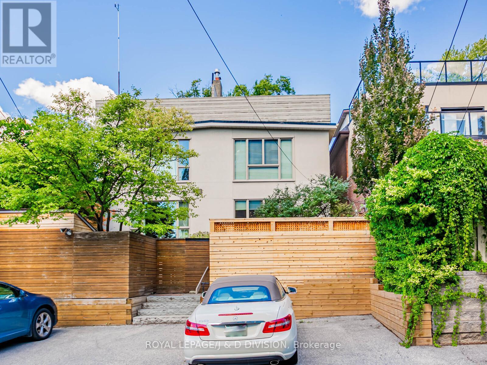 












55 CHICORA AVENUE

,
Toronto,




Ontario
M5R1T7

