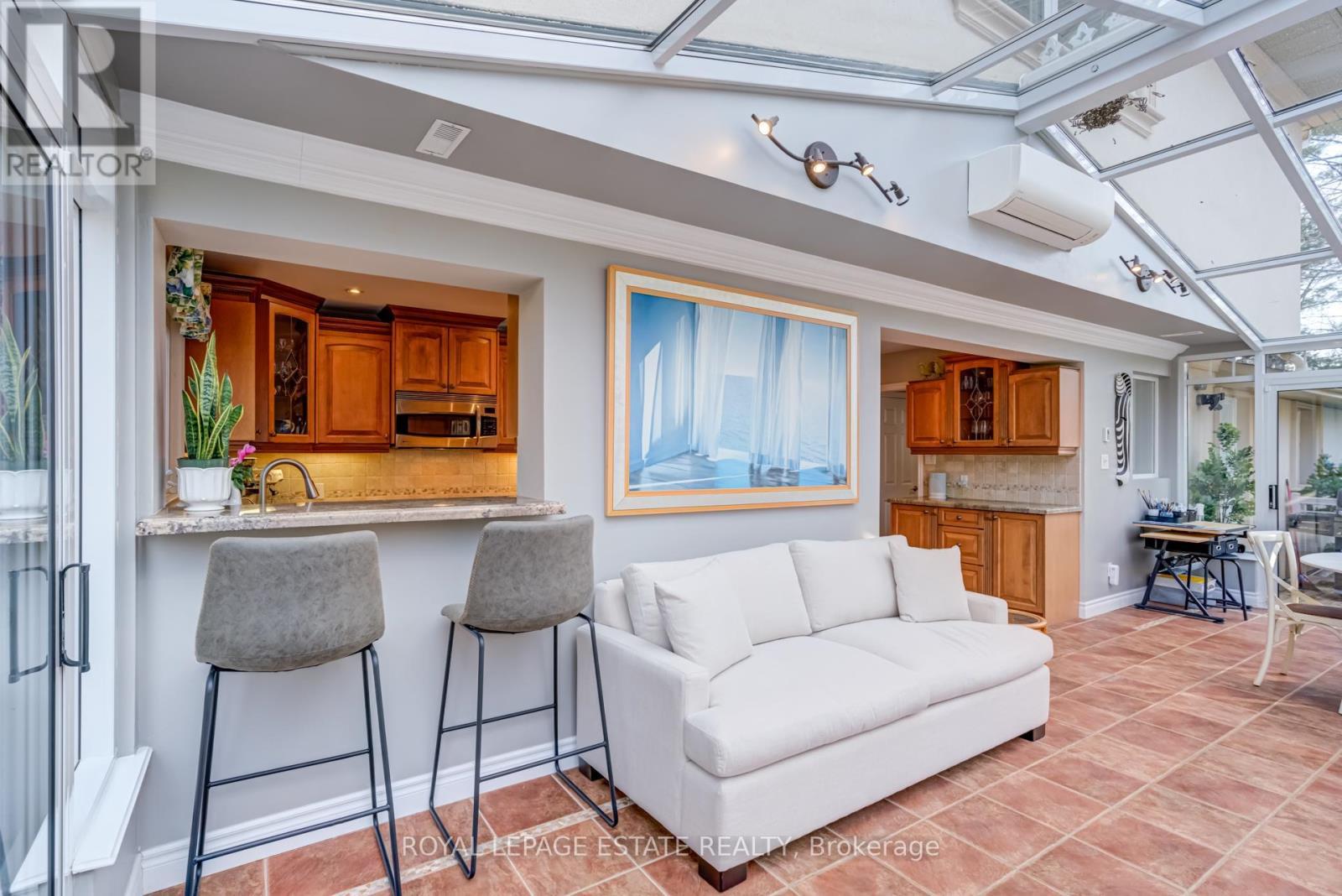 












65 WATCH HILL ROAD

,
King,




Ontario
L7B1K1

