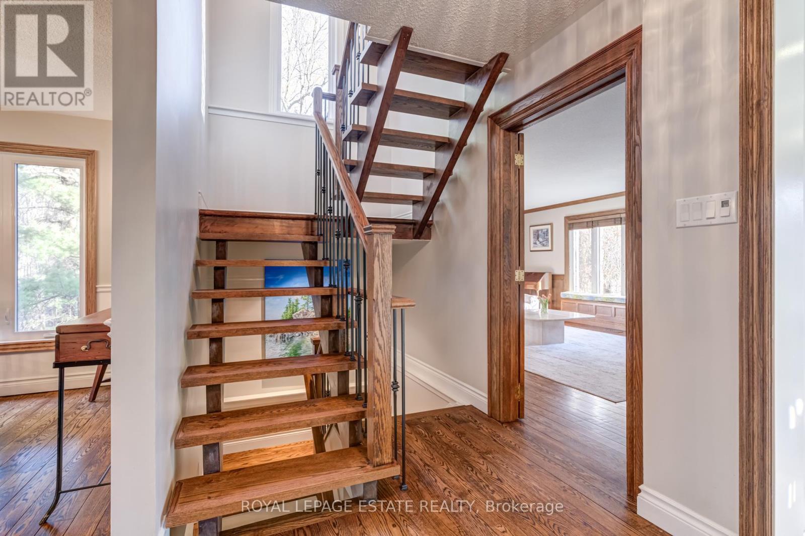












65 WATCH HILL ROAD

,
King,




Ontario
L7B1K1

