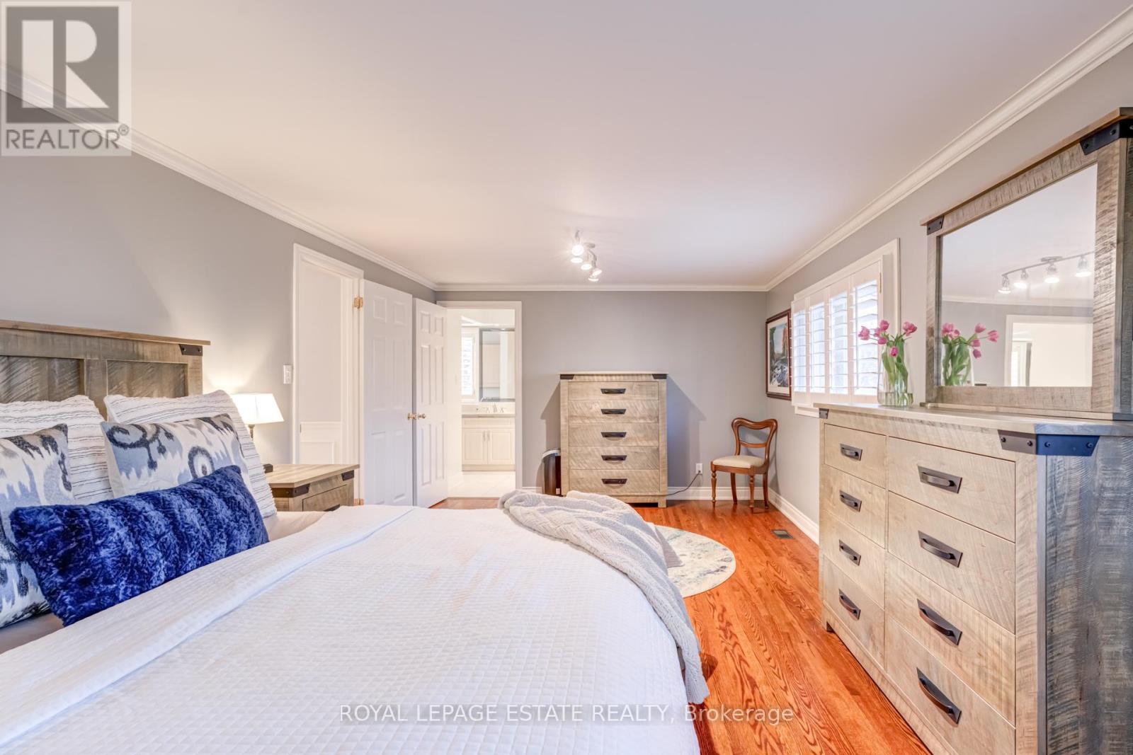 












65 WATCH HILL ROAD

,
King,




Ontario
L7B1K1

