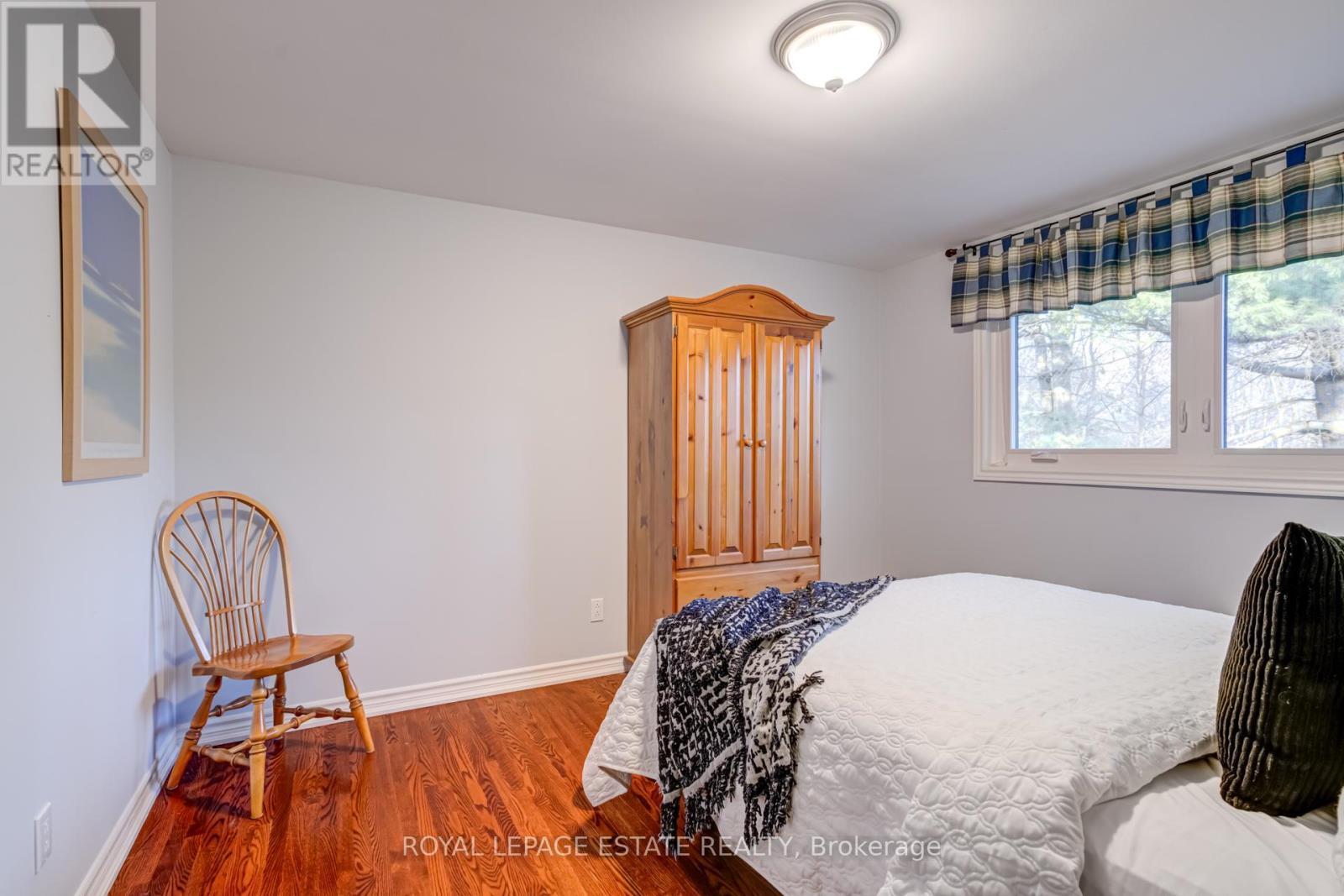 












65 WATCH HILL ROAD

,
King,




Ontario
L7B1K1

