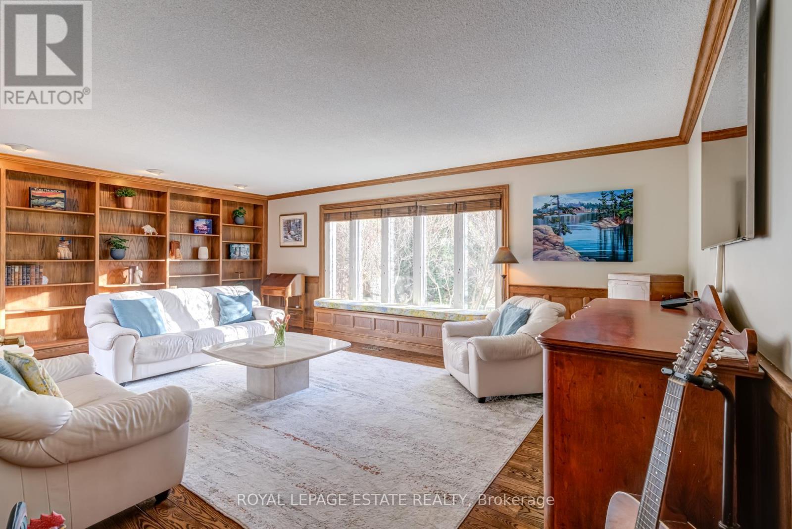 












65 WATCH HILL ROAD

,
King,




Ontario
L7B1K1

