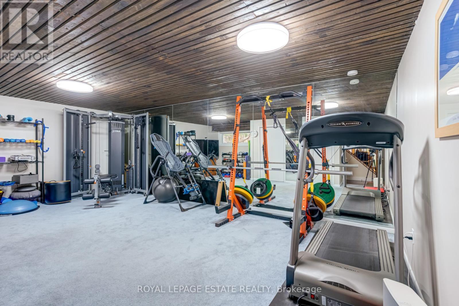 












65 WATCH HILL ROAD

,
King,




Ontario
L7B1K1

