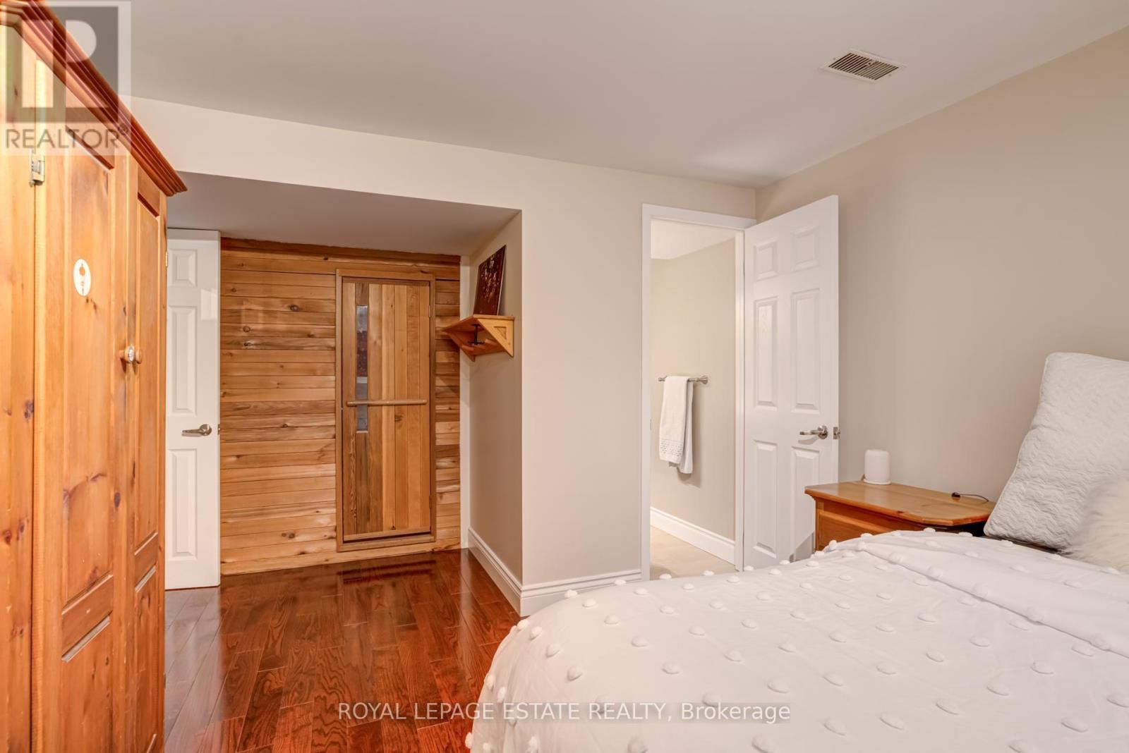












65 WATCH HILL ROAD

,
King,




Ontario
L7B1K1

