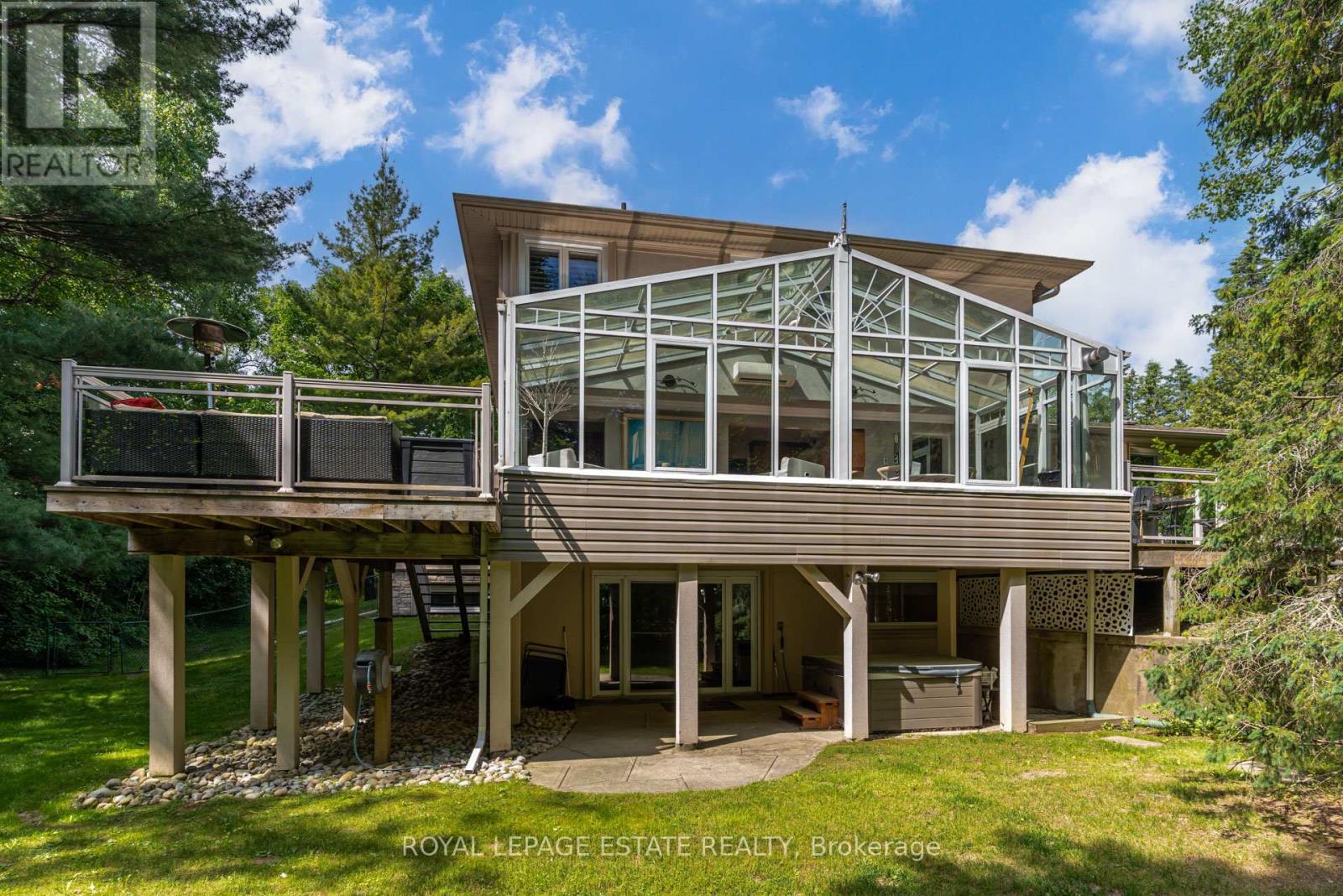












65 WATCH HILL ROAD

,
King,




Ontario
L7B1K1

